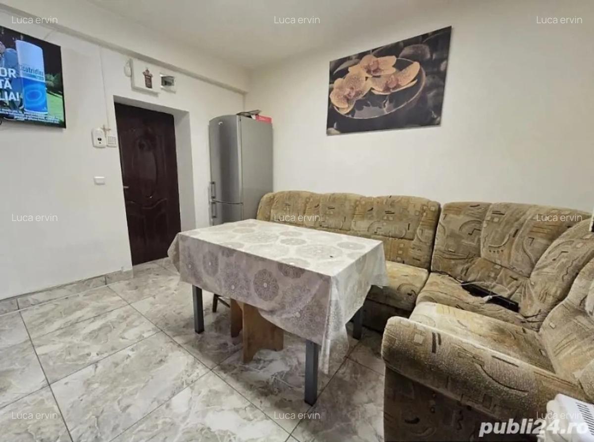 Vand schimb cu casa la tara +diferen?a - 4