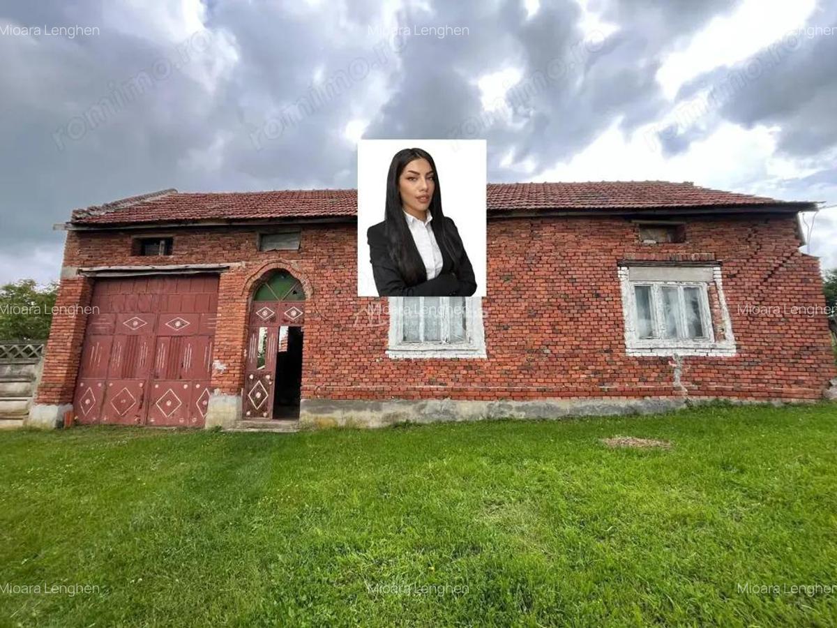 Honorici, Casa Cu Teren, 230 Mp. Suprafata construita, 1.700 Mp. Suprafata teren - 1