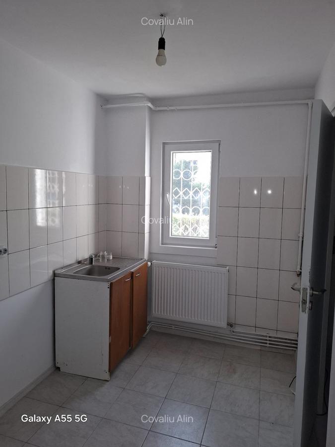 Apartament 2 camere,  Zona Gemenii - 3