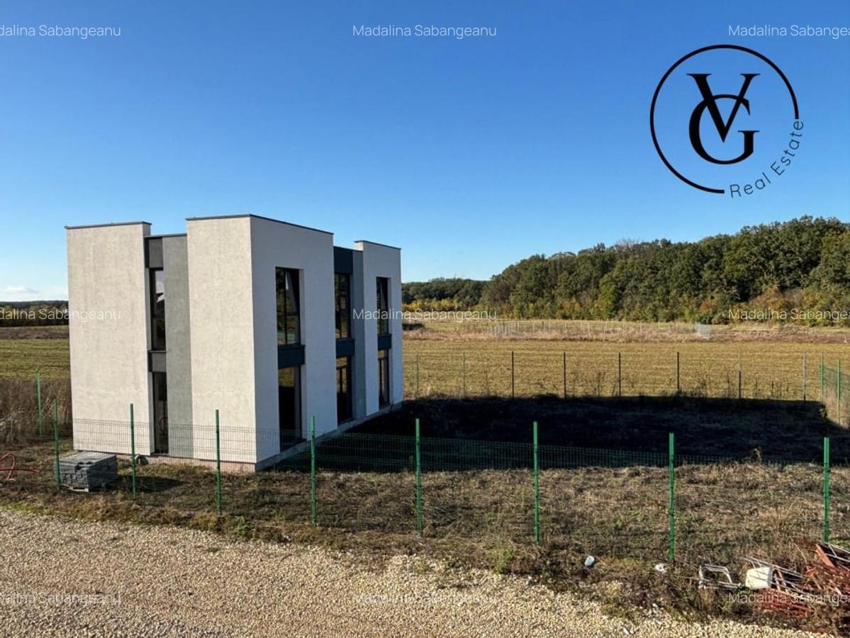 Vila cu 5 camere - complex Frasinului - 1