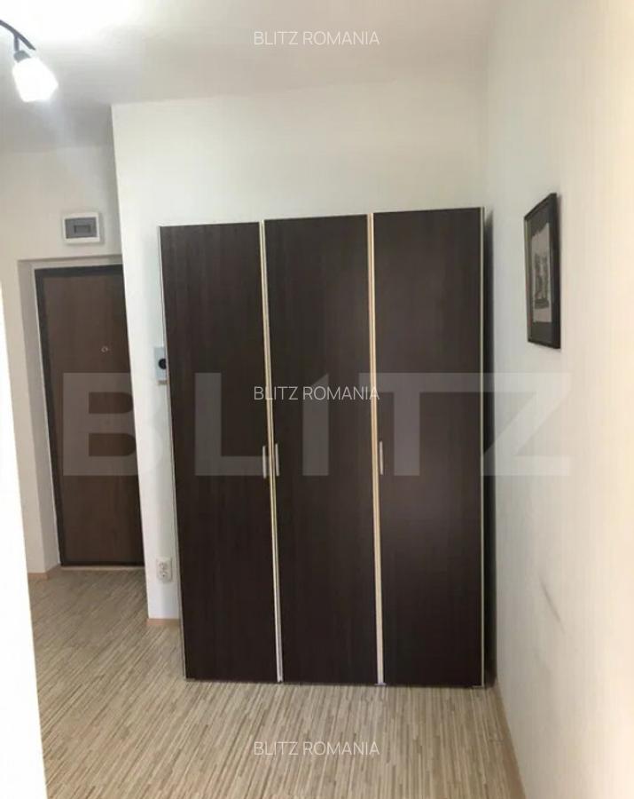 Apartament de inchiiat, cu 2 camere, 57 mp, parcare, zona Bu - 8
