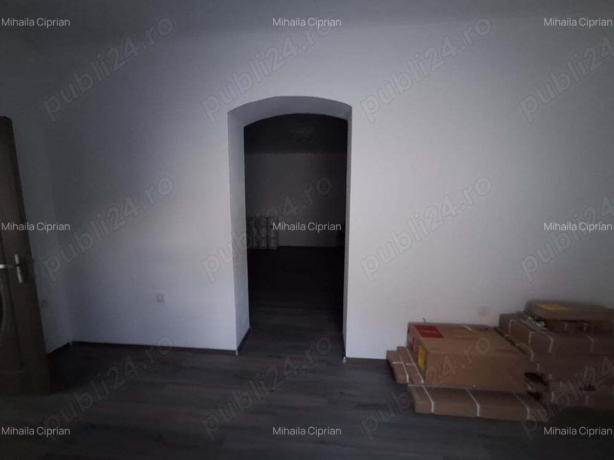 Casa de vanzare - 3 Casa de vanzare - 3