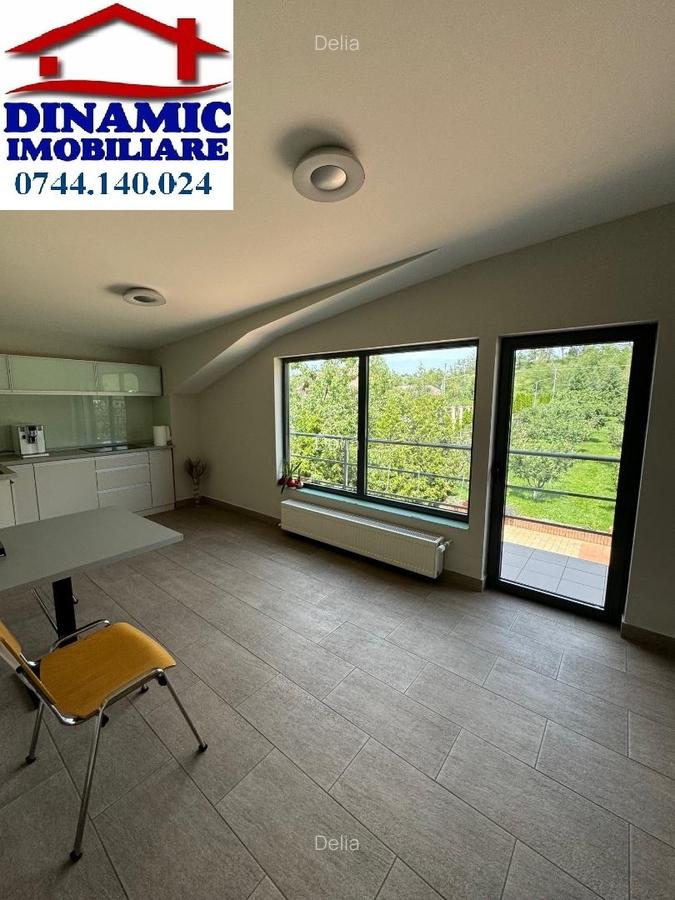 Ansamblu de hale, zona ieșire spre Izvoare. Preț 5 Eur/mp - 16 Ansamblu de hale, zona ieșire spre Izvoare. Preț 5 Eur/mp - 16