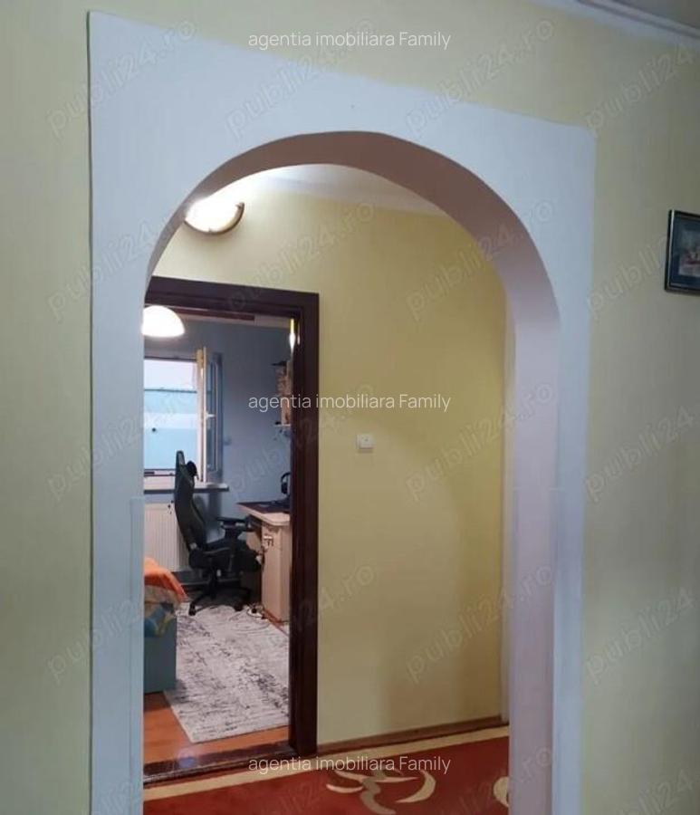 Apartament cu 3 Camere Decomandate Zona George Enescu - 6