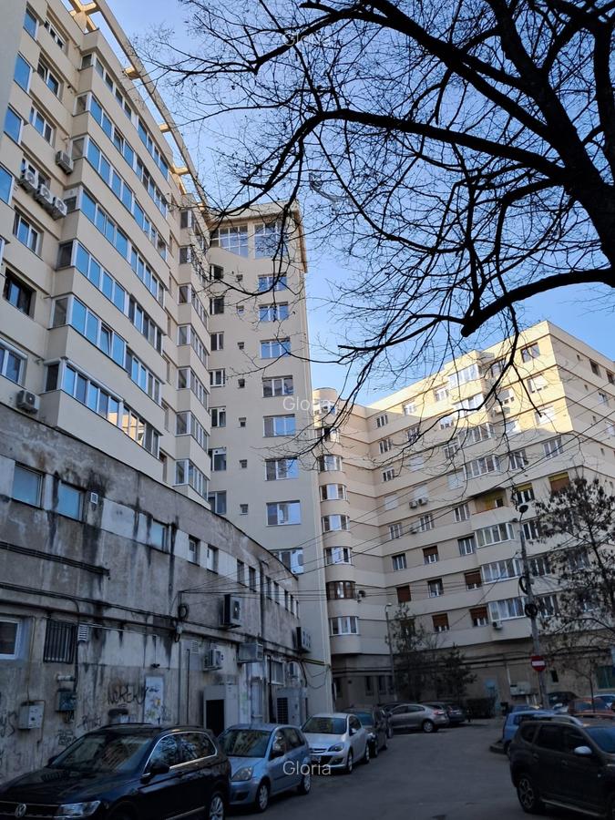 Apartament cu 3 camere decomandat, mobilat în P-ța Unirii - 26