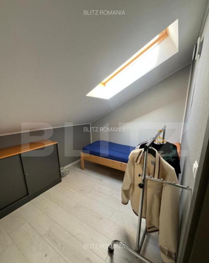 Casa cu curte comuna 2 ap. separate, zona Pia?a Abato - 8