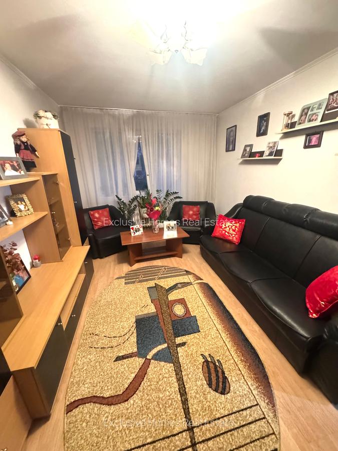 Vanzare 3 camere Titan - 1