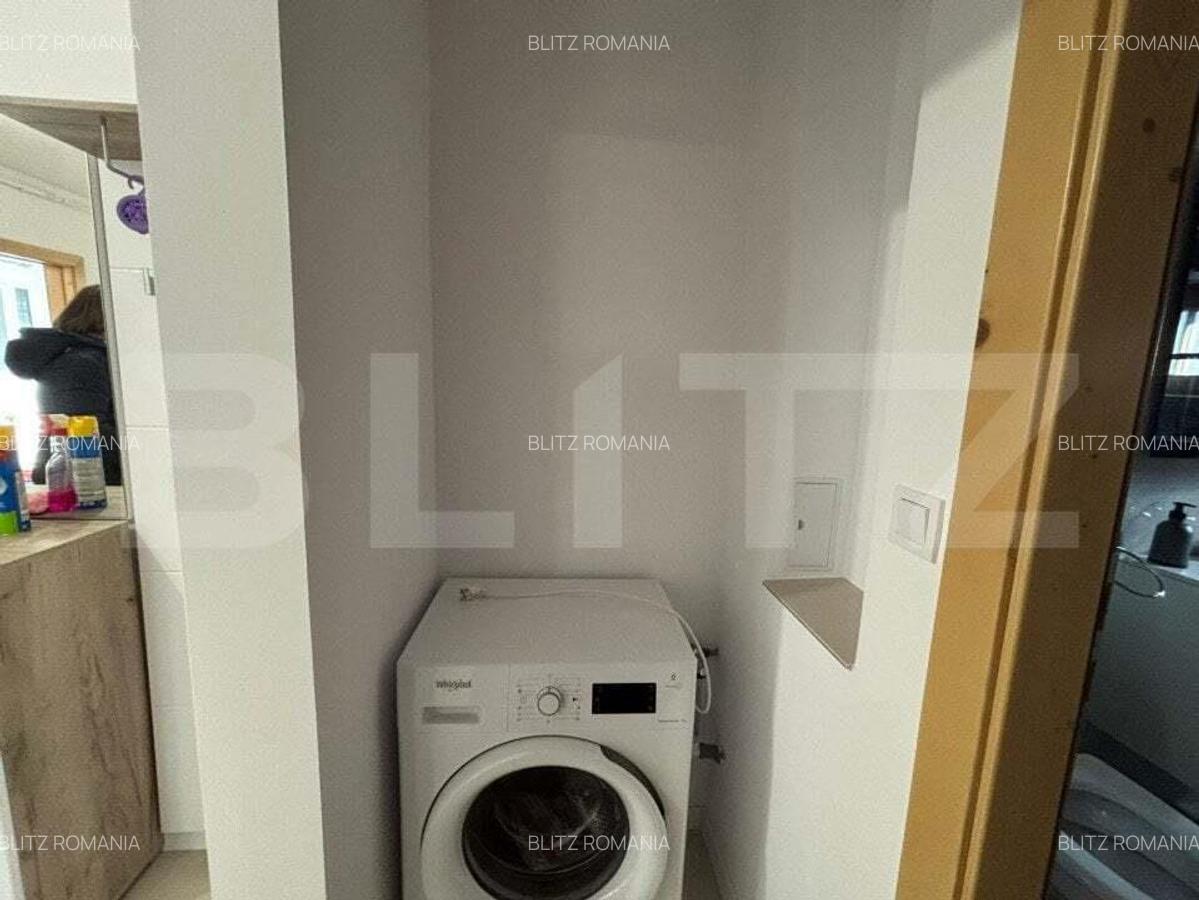 Apartament de vanzare, cu 2 camere, 54 mp, cartier Bradet - 2