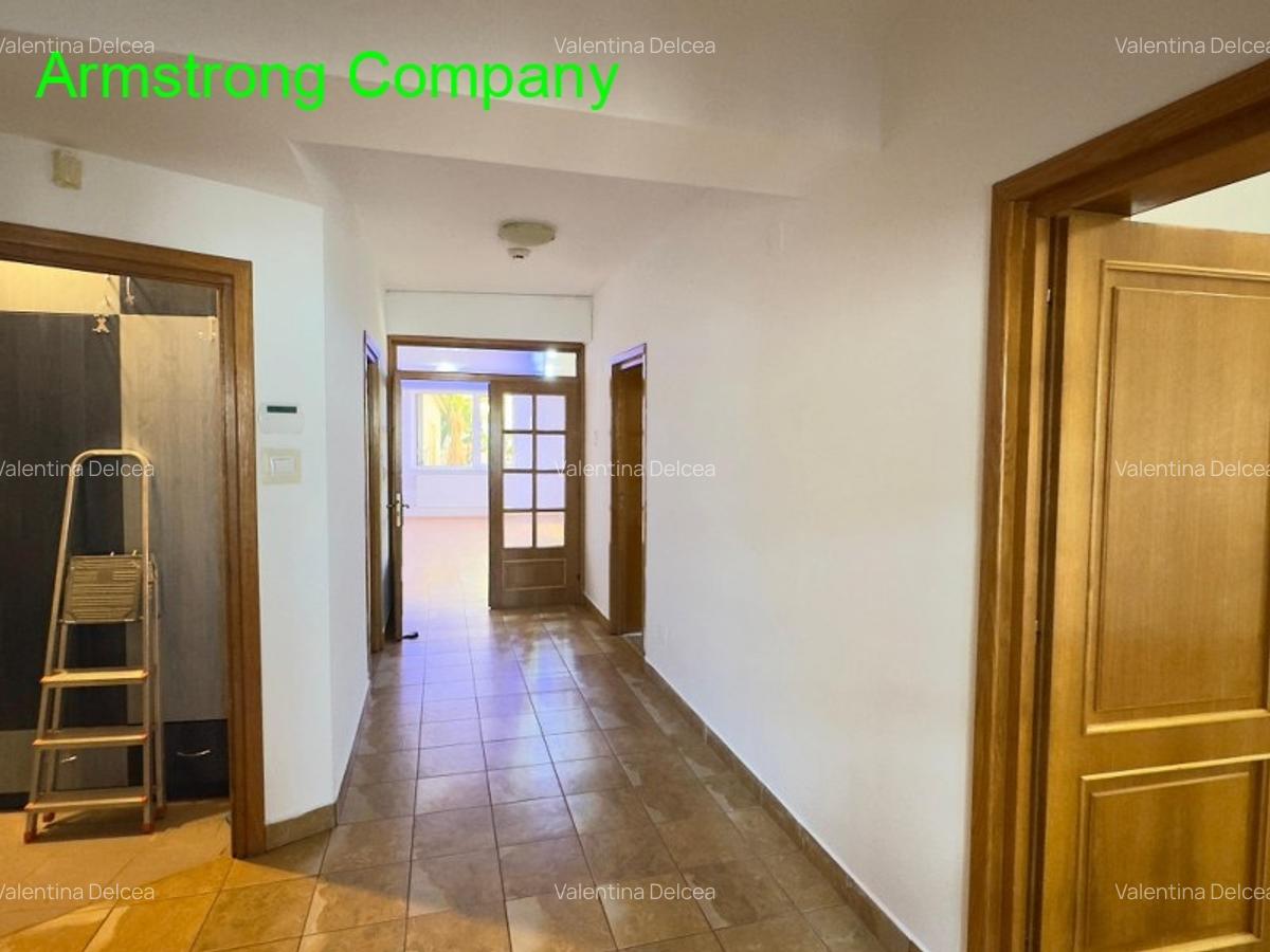 Vila spatioasa ,locatie centrala - ideal birouri,  exclusiv - 16