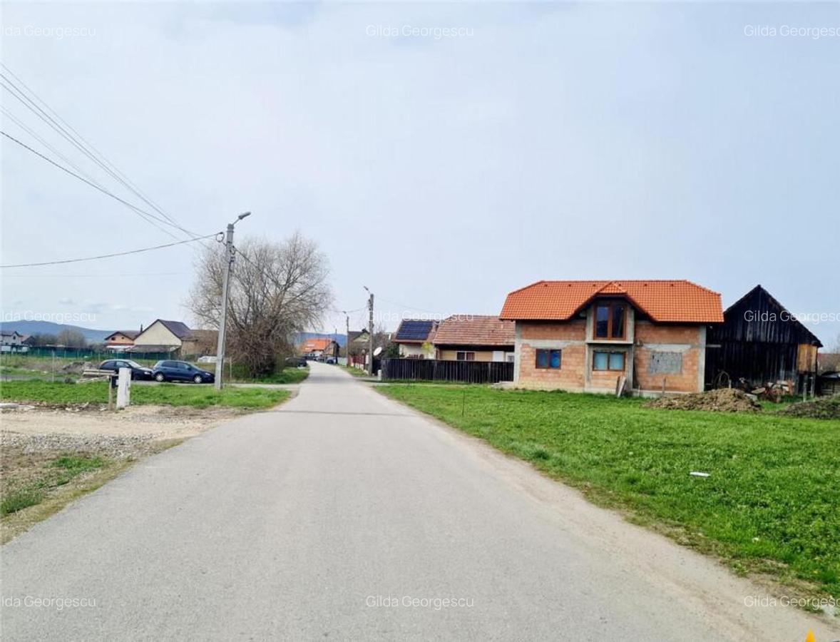 Teren 1.700 mp intravilan, natura, vecinatati bune, potentia - 10