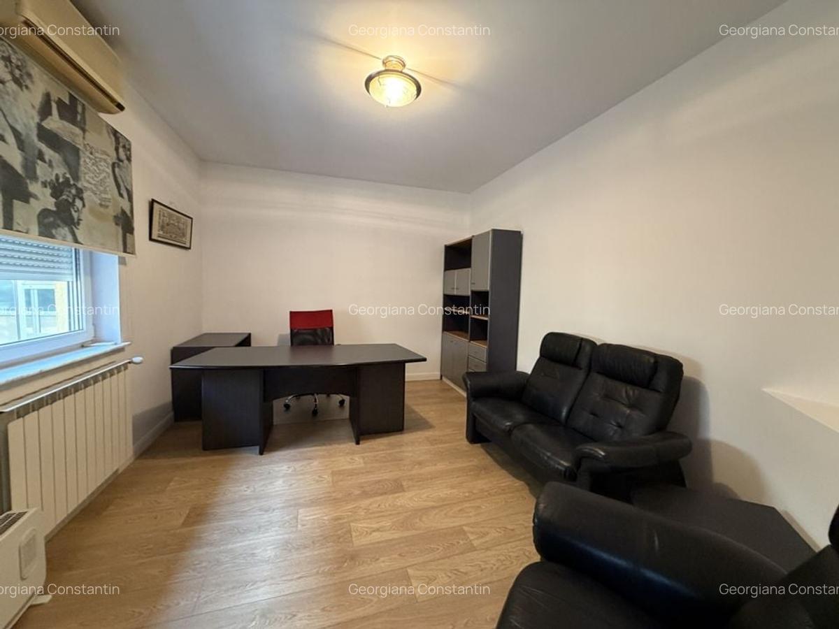 Vila cu piscina interioara, mobilata, langa British School - 15