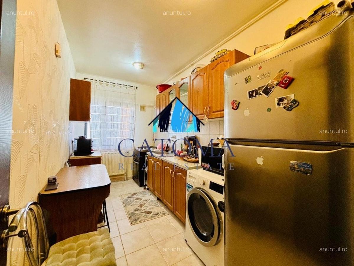 Ghica Plaza, decomandat, balcon 13 mp - 2