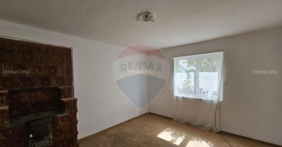 Casa cu 3 camere, teren intravilan de 1300mp in Ipote?... - 34