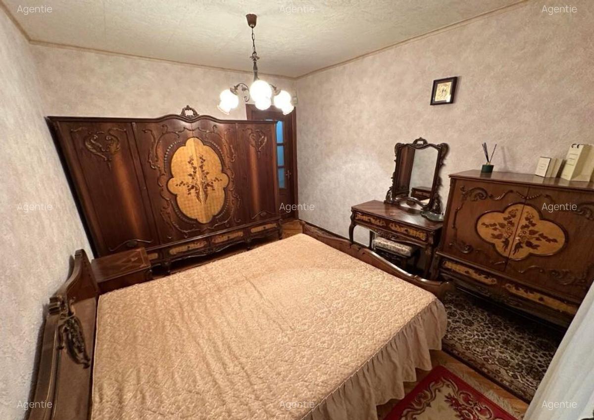 Apartament cu 3 camere, situat in zona Eroii Revolu?iei - 5