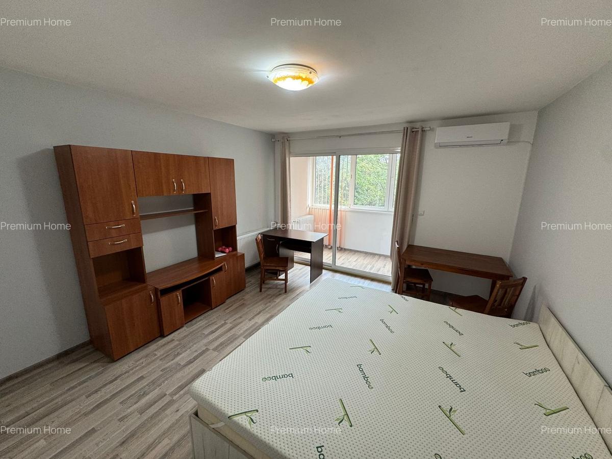 Garsoniera | IOR | Titan | Liviu Patrascanu | - 1