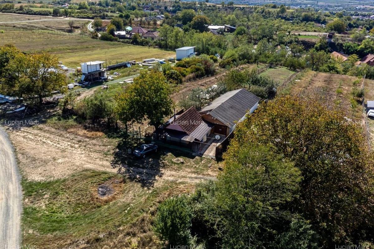 Casă cu teren generos și priveliște panoramică - Lipova - 4