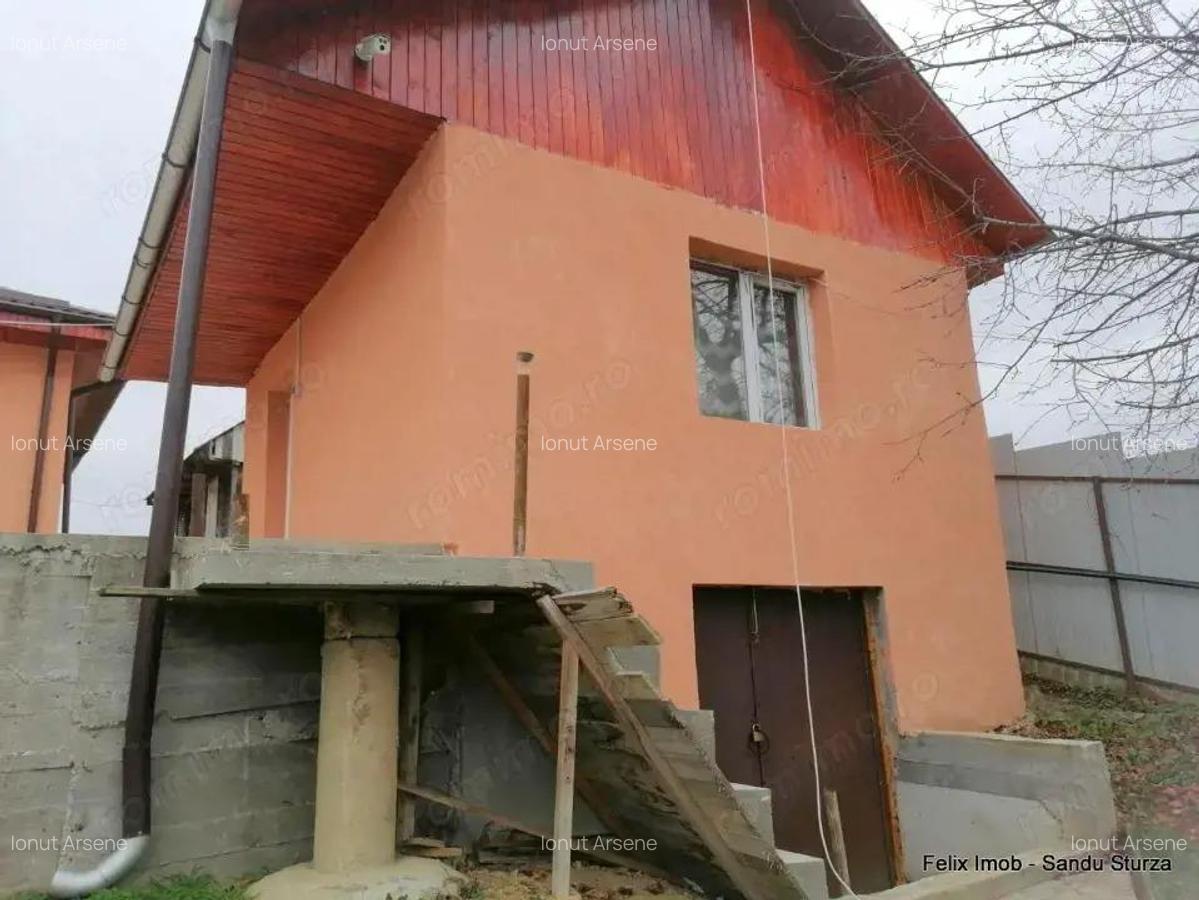 Lipova, gospodarie bine intretinuta - 3