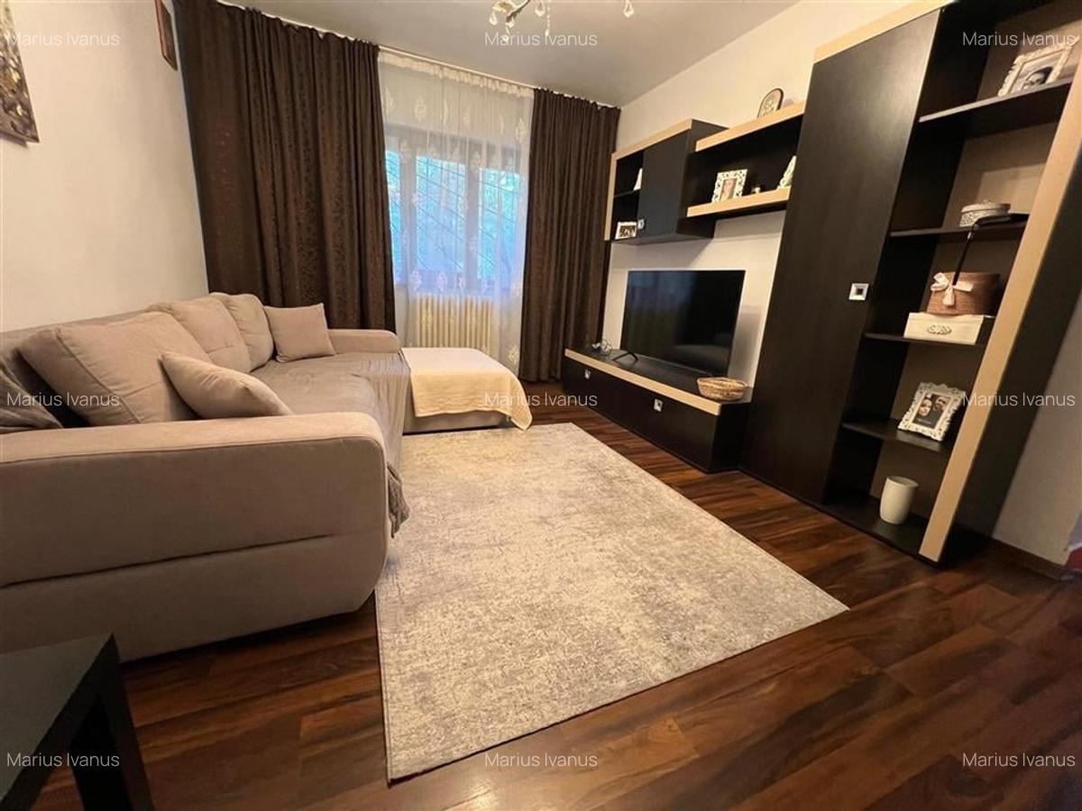 Vanzare apartament cu 3 camere - Podu Ros - 1 Vanzare apartament cu 3 camere - Podu Ros - 1