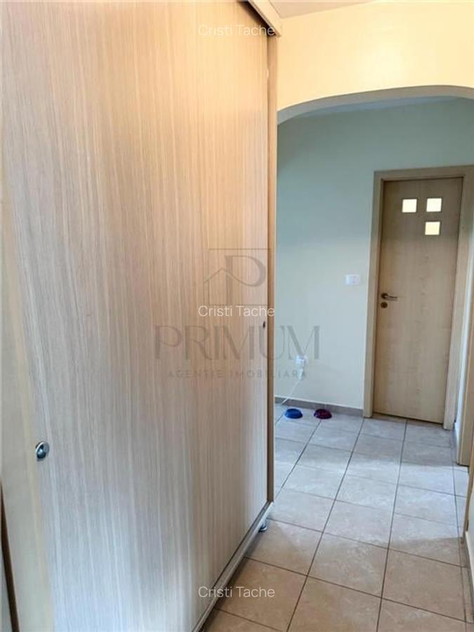DAMBOVITA - BLOC IZOLAT - 3 cam - 2 bai - 2 balcoane - centrala proprie - clima - 5