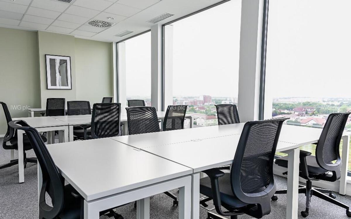 Spa?iu de birou tip open-plan pentru 10 persoane in Regus Vox Tech - 1