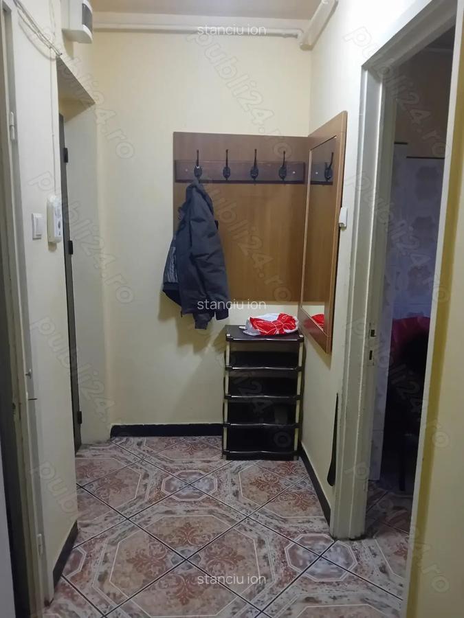 Inchiriez apartament 2 camere micro 9 - 8