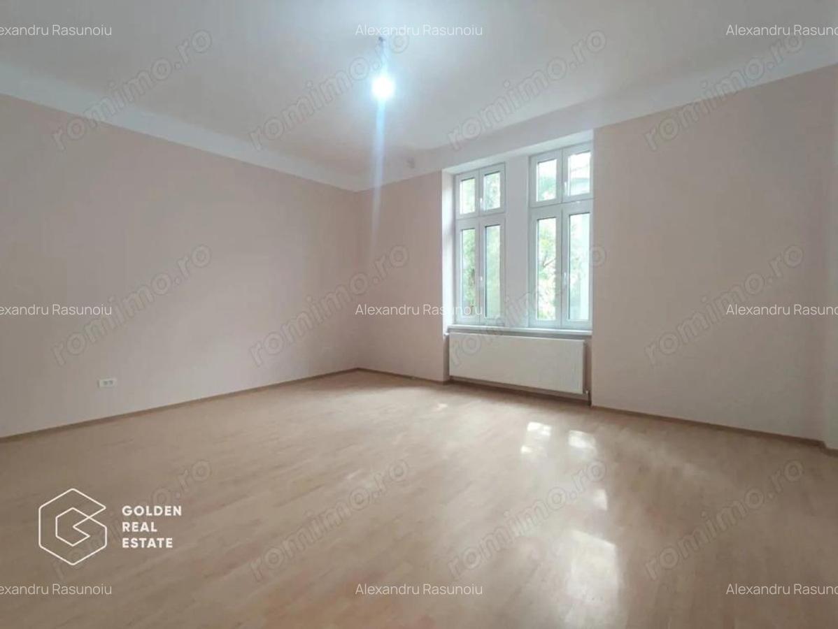 Apartament in centrul Timisoarei, vedere spre Bega, etajul 1 - 2