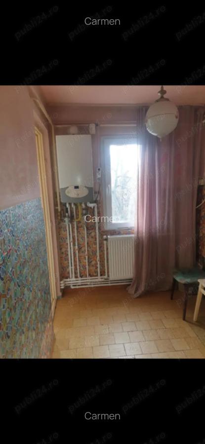 De vanzare apartament doua camere semidecomandat zona Micro 40 ,etajul 4 - 3 De vanzare apartament doua camere semidecomandat zona Micro 40 ,etajul 4 - 3