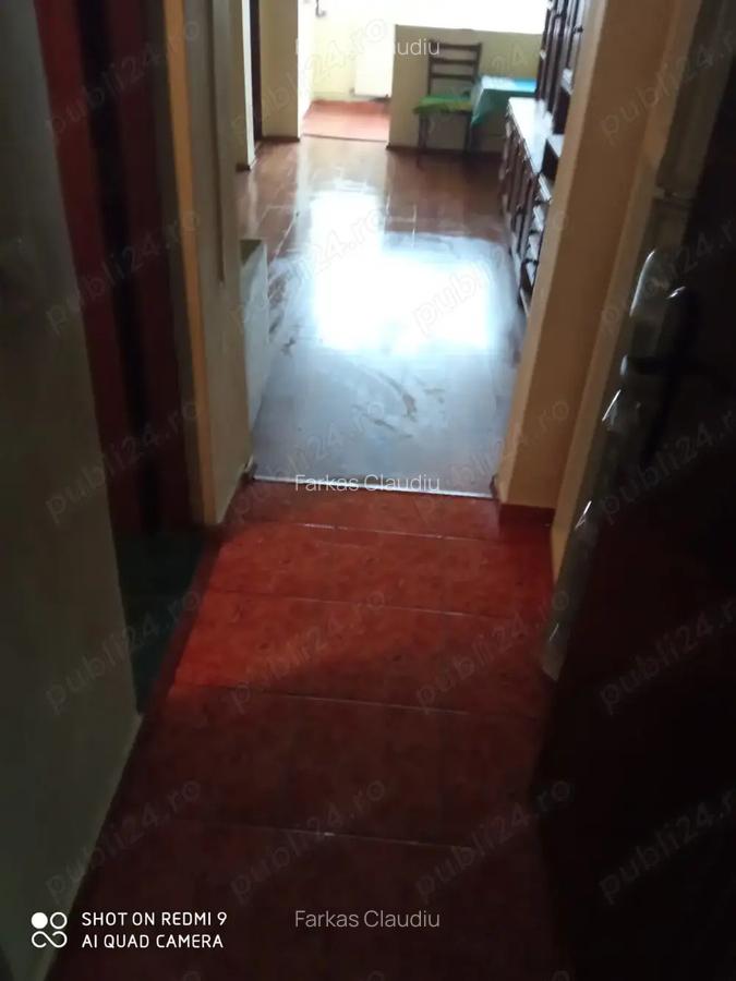 Vand garsoniera in Fagara? la 15.500 negociabil - 4