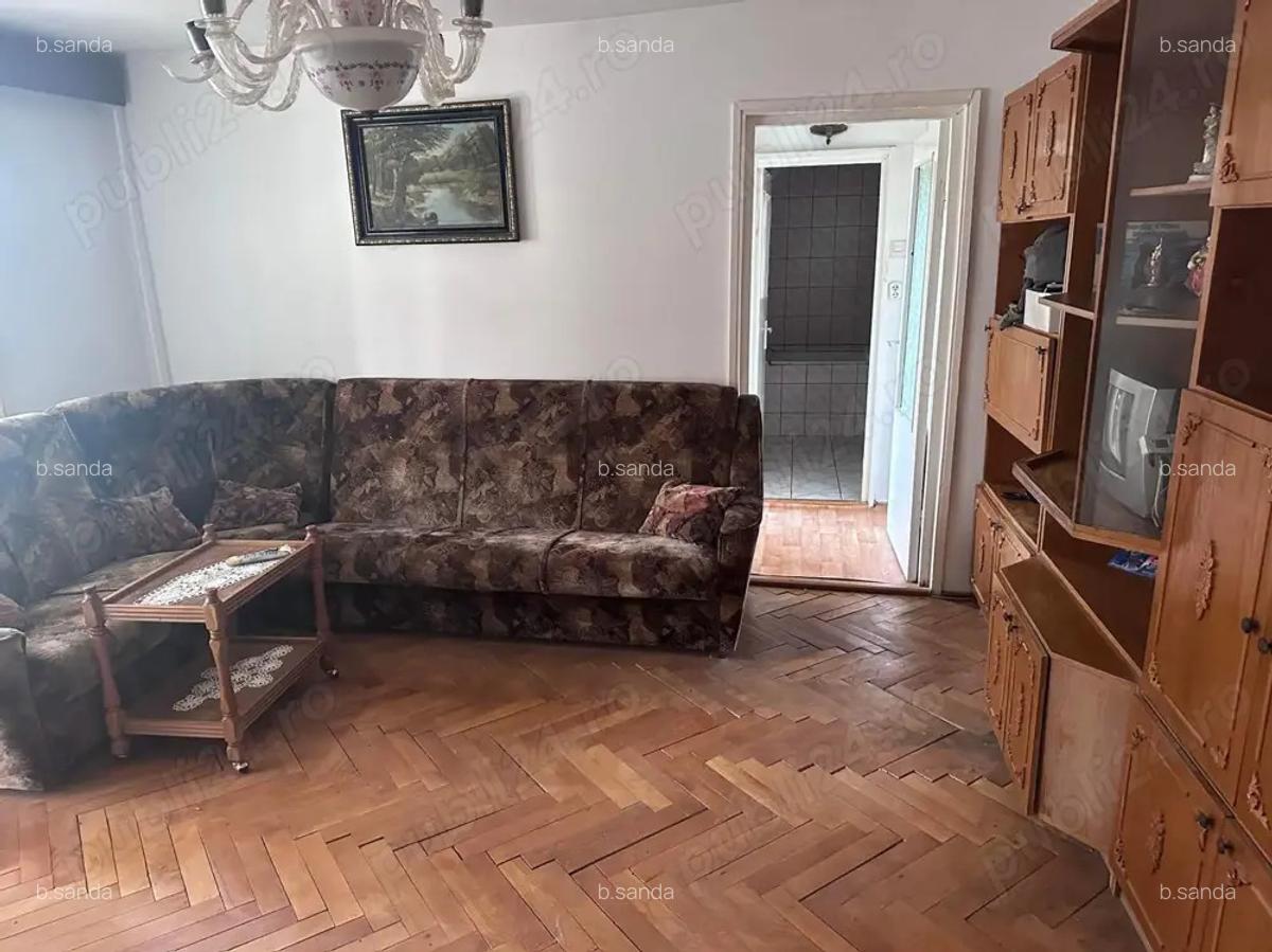 Vand apartament 2 camere, zona Nufarul - 4
