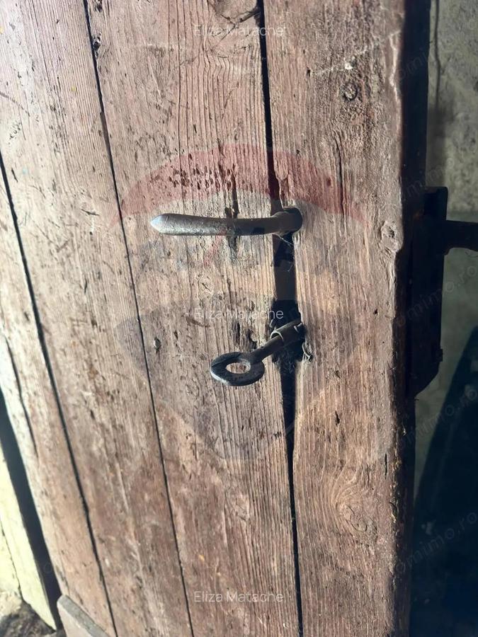 Casa boiereasca cu istorie, teren generos ?i ie?ire la Raul Targului - 13