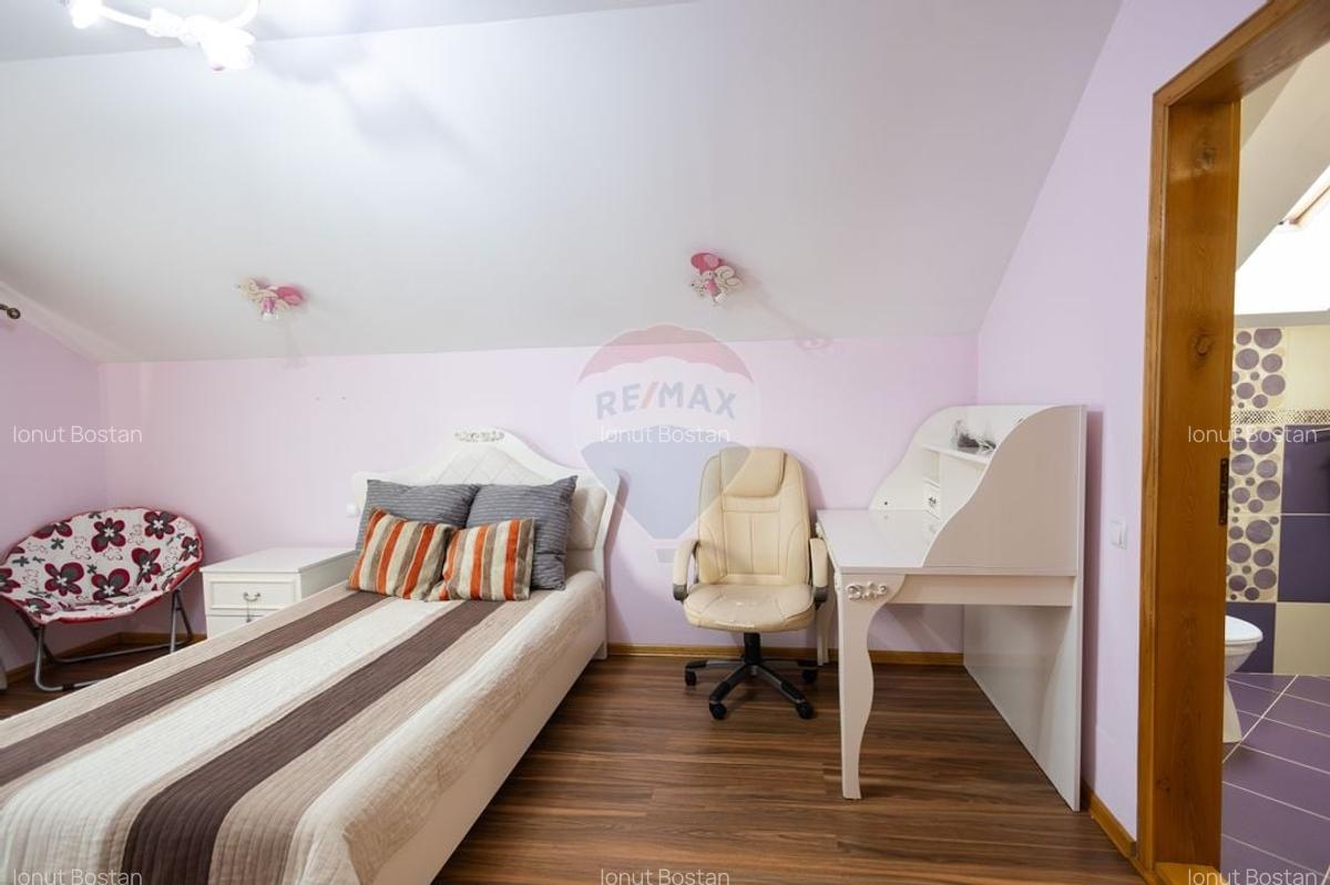 Casa spatioasa de vanzare - 36