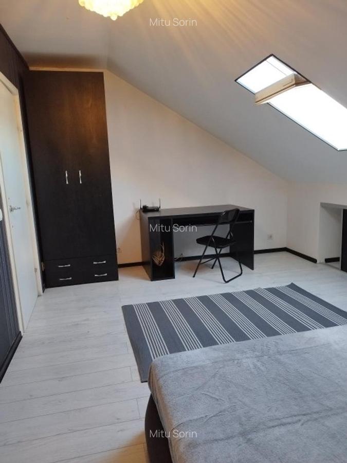 Apart 3 camere la mansarda(2 dormitoare + 1 living cu bucatarie) str. M. Eliade - 4