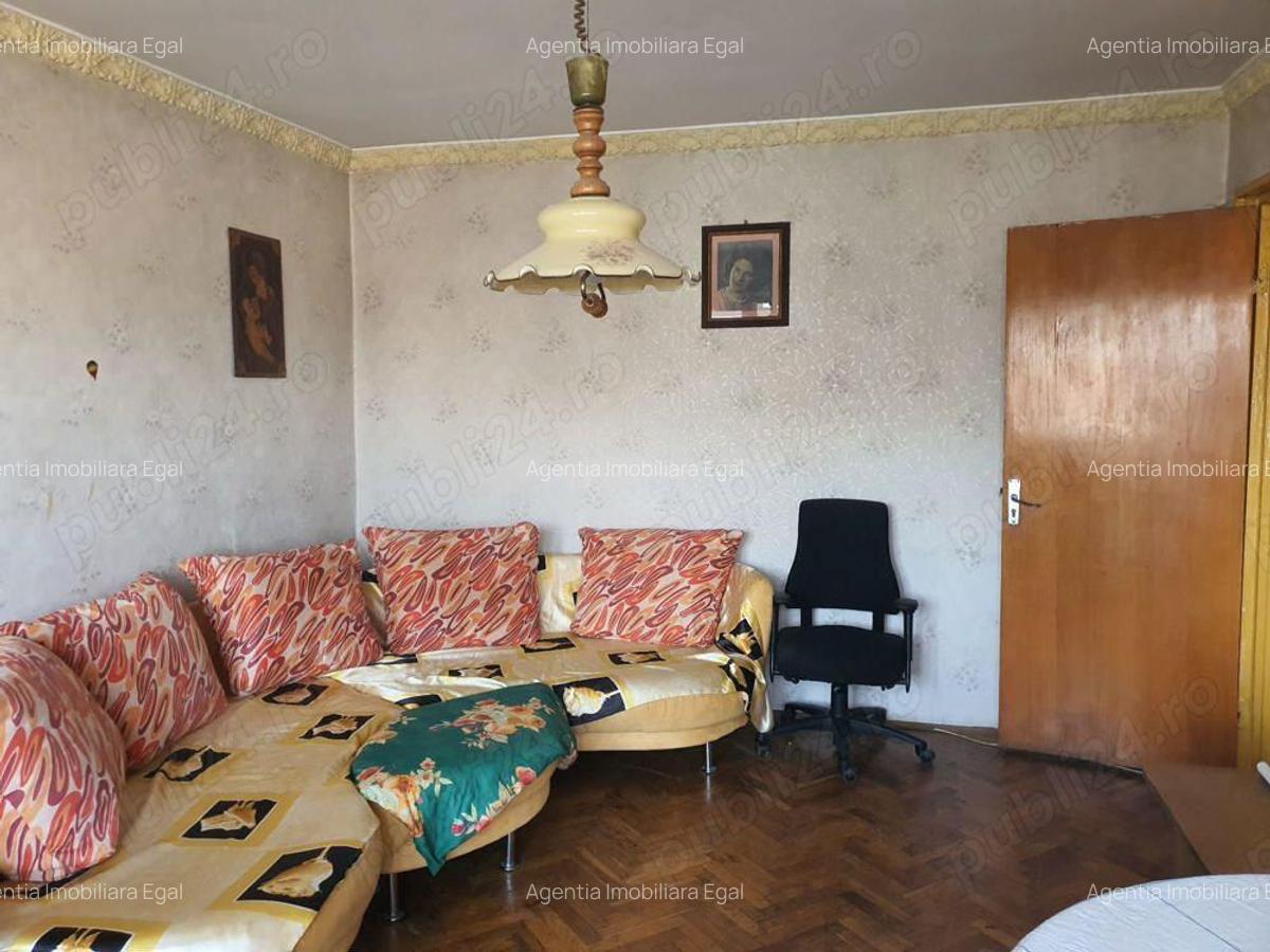 Apartament trei camere, zona Zavoi - 9