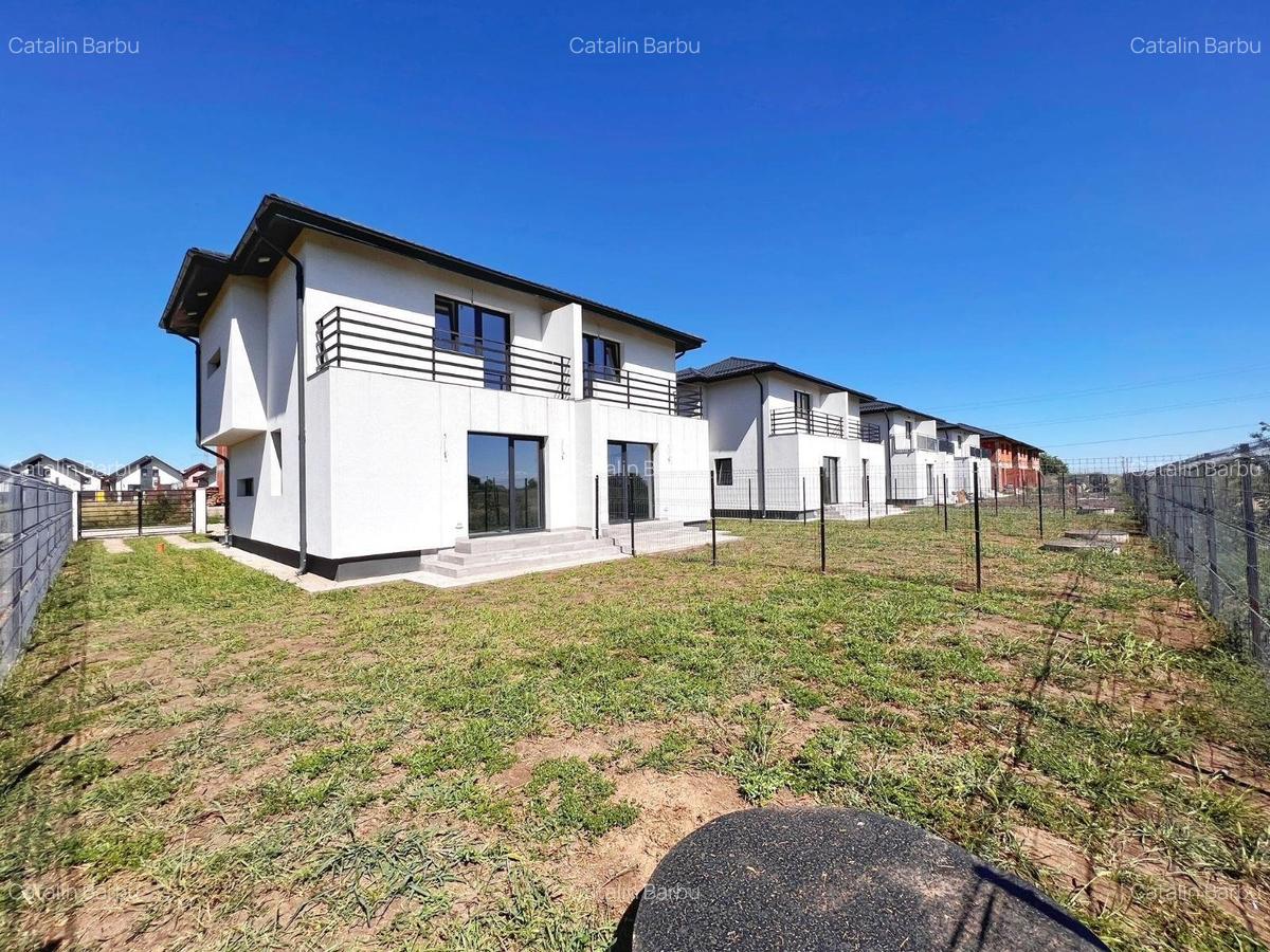 Casa tip duplex -3 dormitoare- 2 bai utilate- - 1