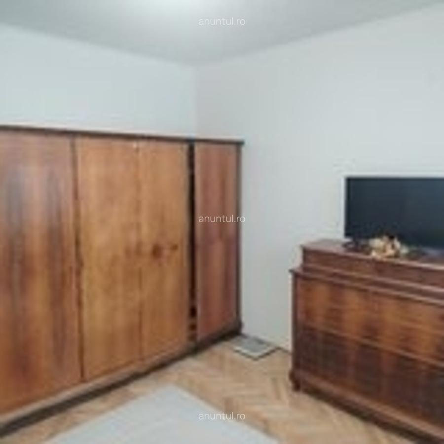 Eroii Revolutiei chiar langa metrou - 5