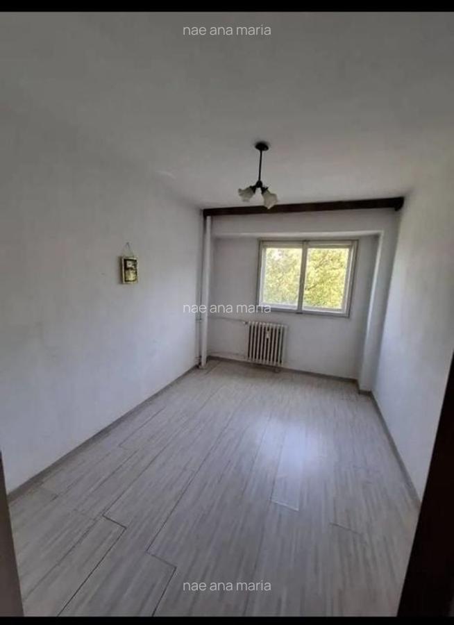 Apartament 3 camere de vanzare Drumul Taberei - 2