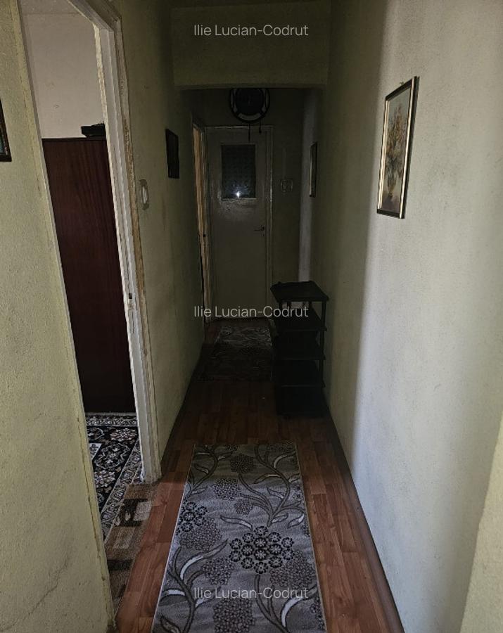Apartament cu 3 camere in Zarnesti, zona Tohan Blocuri - 8