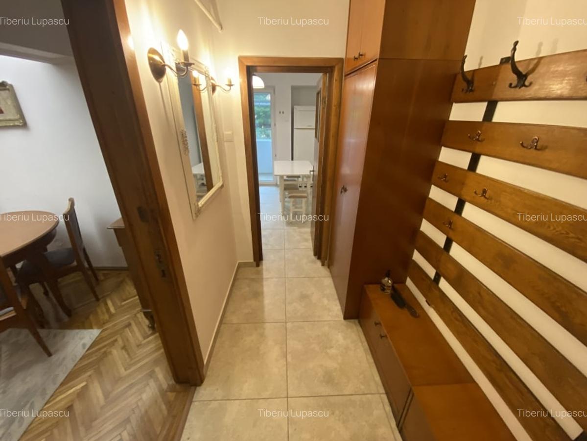 Apartament 3 camere decomandate, central - 2