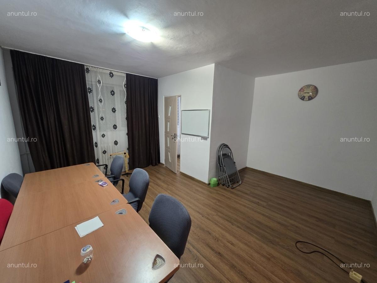 Jean Steriadi, 10 minute metrou 1 Decembrie 1918, stradal, scoala 82 - 8