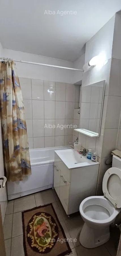 Apartament 3 camere  decomandat , mobilat - 4