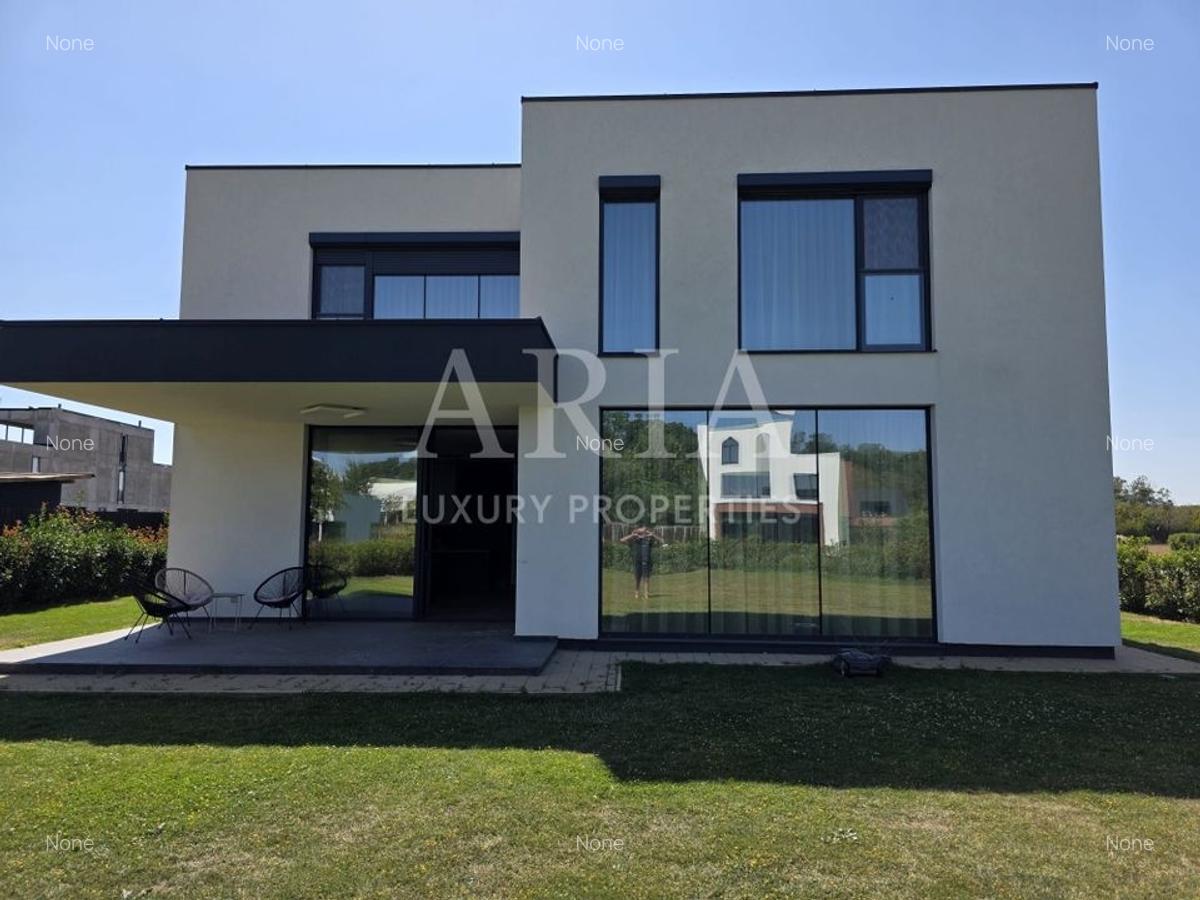 Dumbrava Vlasiei – Armonie între design, lumină și natură - 31