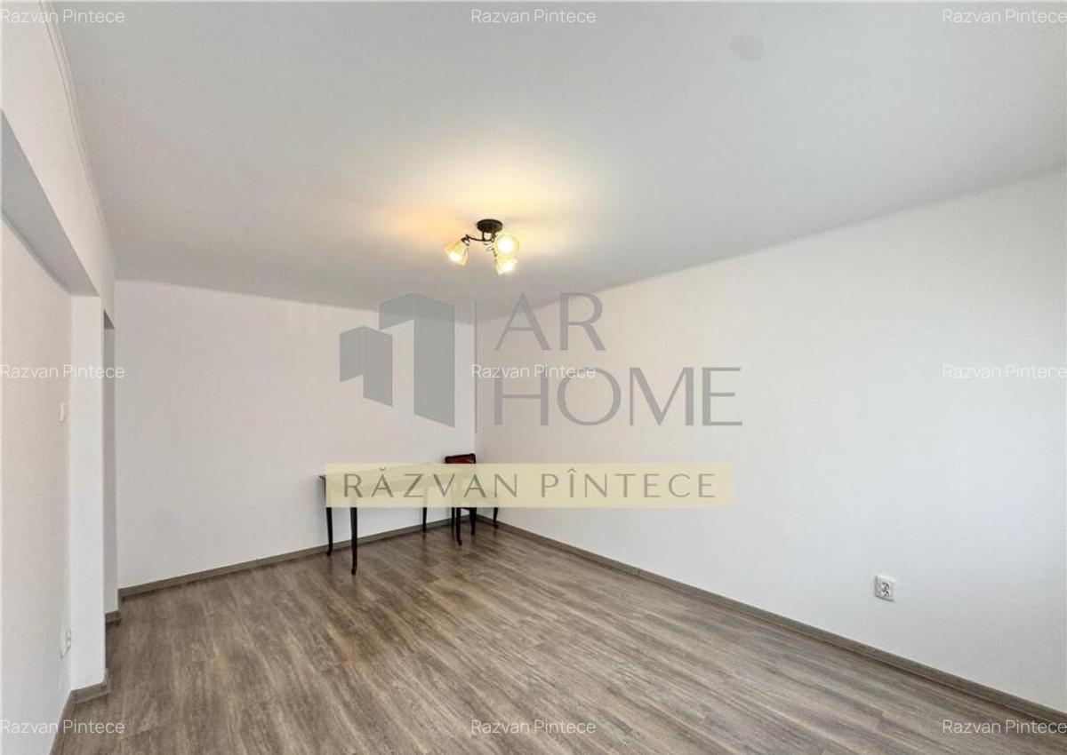 Apartament 3 camere, decomandat, renovat, Republicii, Ploies - 1