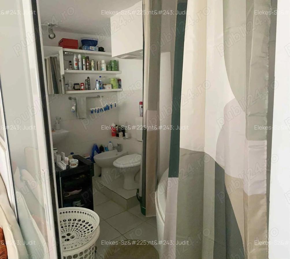 Apartament de vanzare 3camere - 10