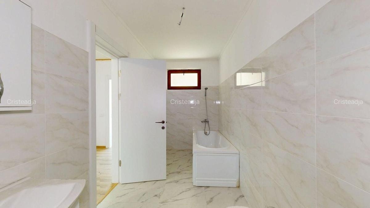 Duplex întreg cu Panouri Solare! Cu 2 intrari! - 13