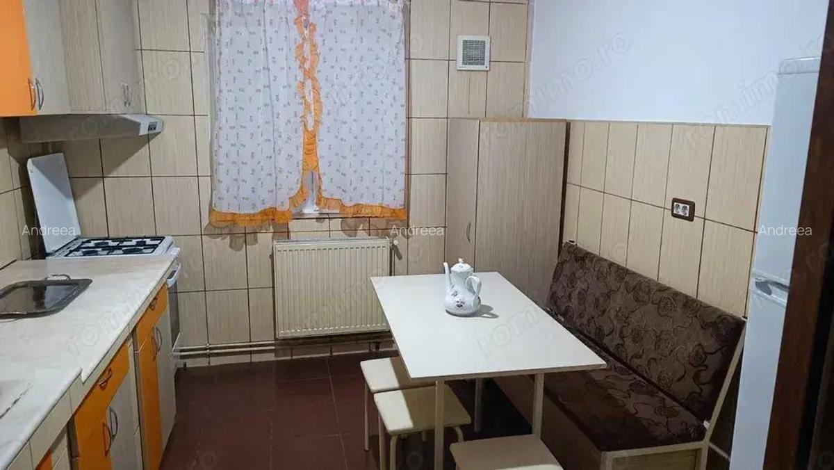 Apartament 3 camere decomandat centala proprie Zona Dambovita Piata Flavia - 5