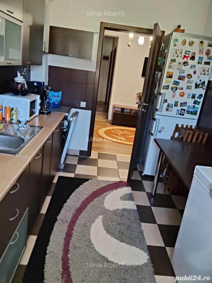 Proprietar vind apartament 3 dormitoare living bucatarie - 2