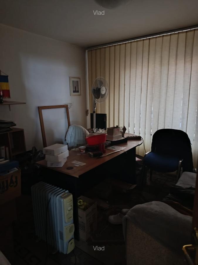 Propun spre vânzare un spațiu comercial / birou situat pe str teiul doamnei - 3