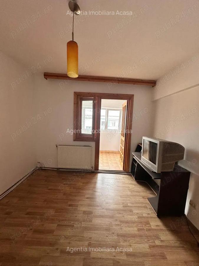 De vanzare 3 camere zona BL Roman Musat , etaj intermediar, 2 bai, boxa , 67000 euro - 2
