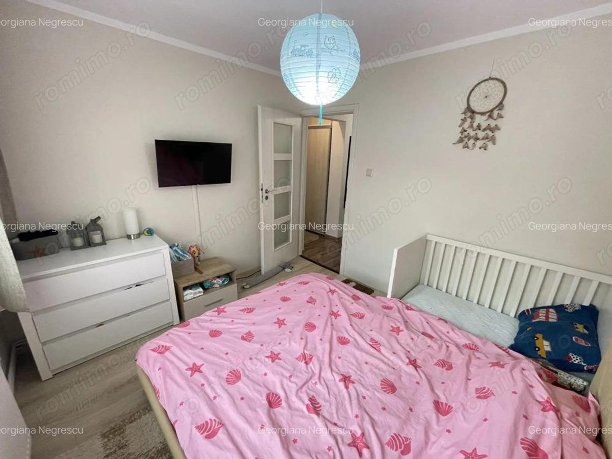 Girocului | 3 camere | Decomandat | Balcon | 2 bai | Centrala proprie - 20