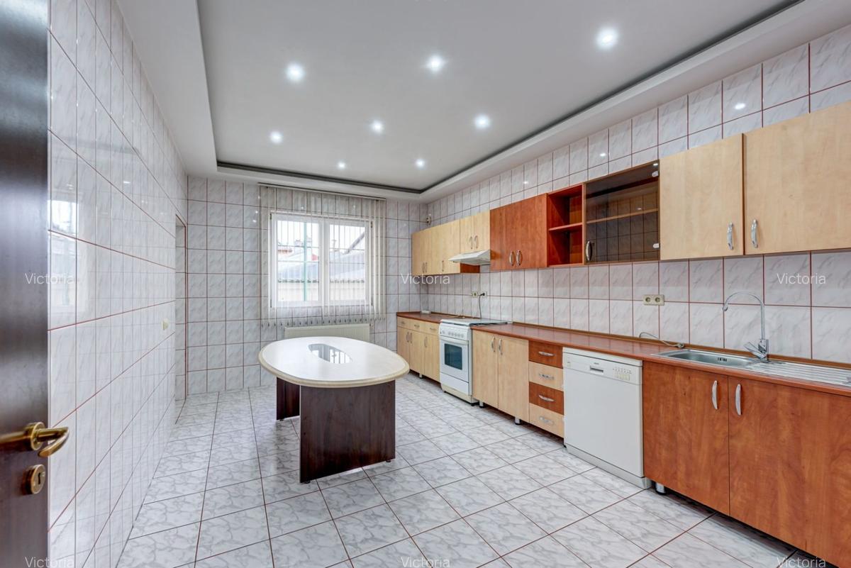 Brancoveanu-Alunisului,S+P+E+p,eleganta renovata 2019,teren generos,10min.metrou - 13